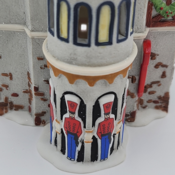 Dept 56 Tin Soldier Shop North Pole Village Lighted Christmas Building - 1995 - Picture 5 of 8